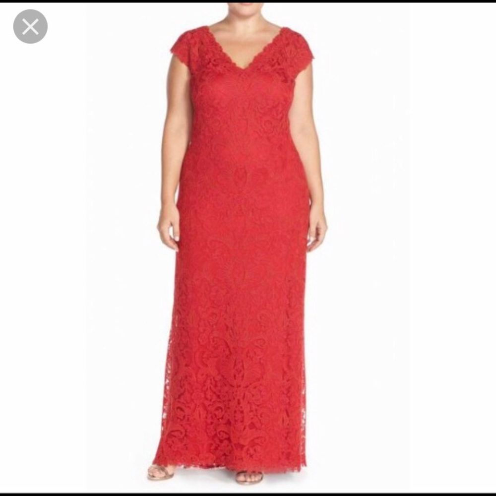Tadashi Shoji V-Neck Lace Tulle Gown - Flame Red
